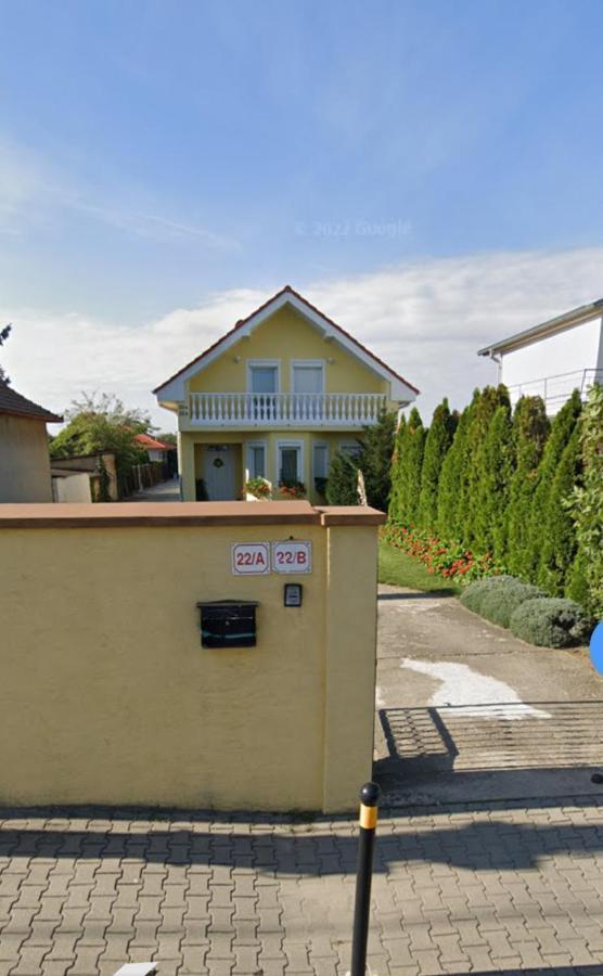 Cozy Room With Garden In Bratislava Exterior foto
