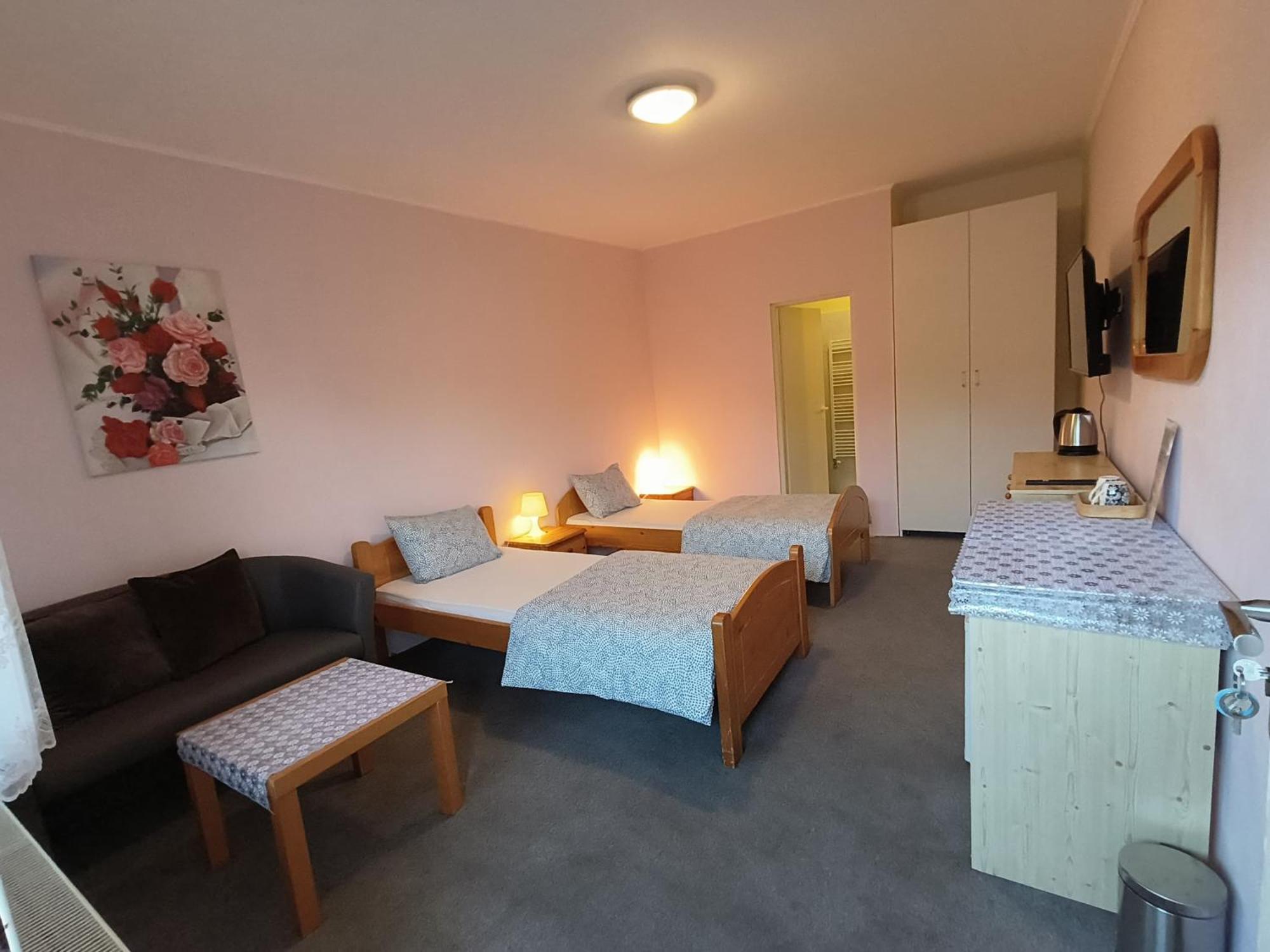 Cozy Room With Garden In Bratislava Exterior foto