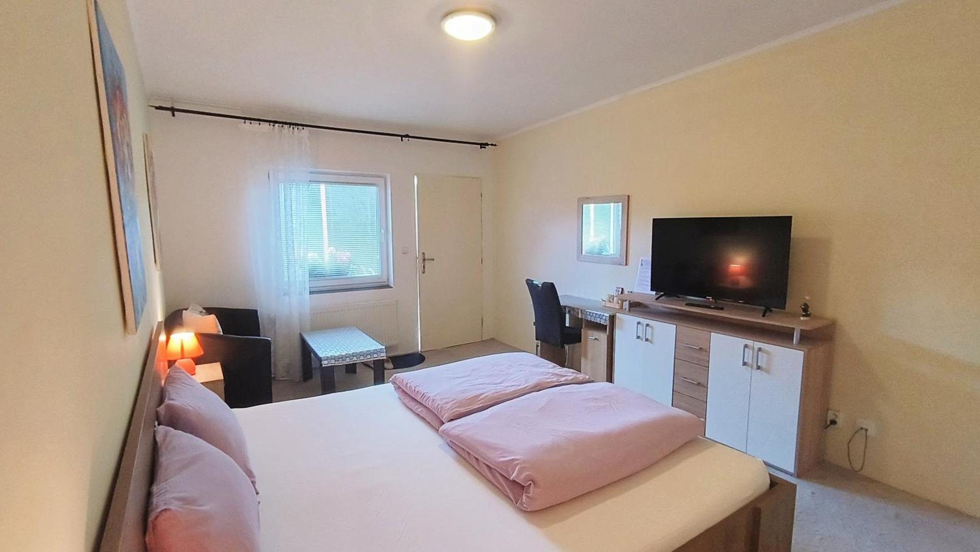 Cozy Room With Garden In Bratislava Exterior foto