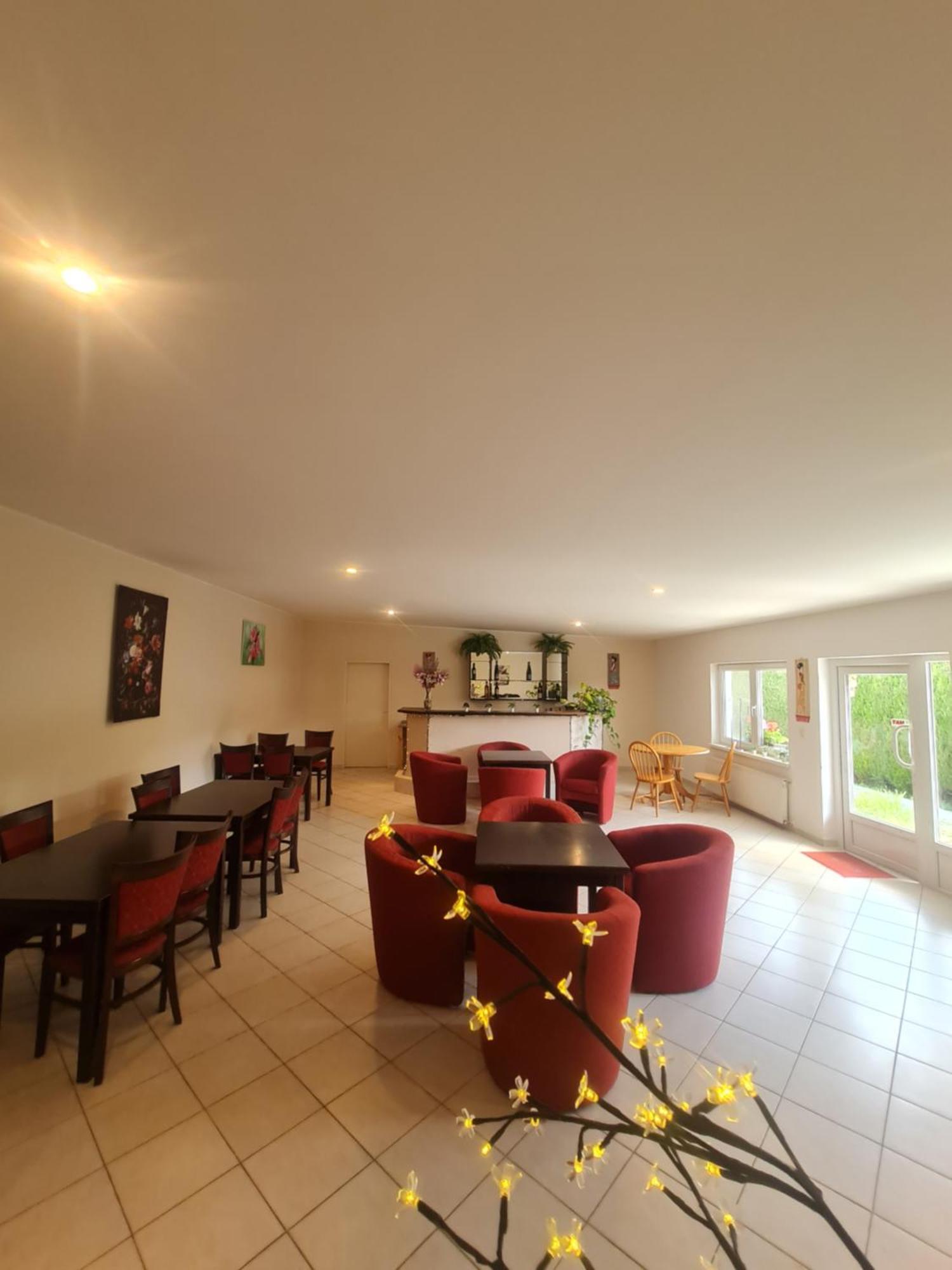 Cozy Room With Garden In Bratislava Exterior foto